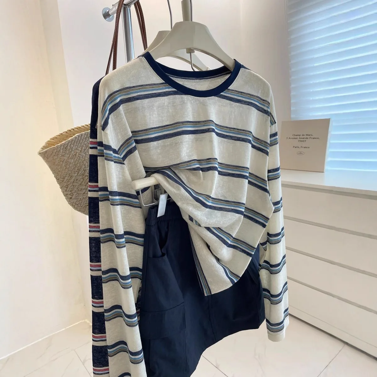 Minimalistyczna bluzka damska  – Blouses recenzja i cena